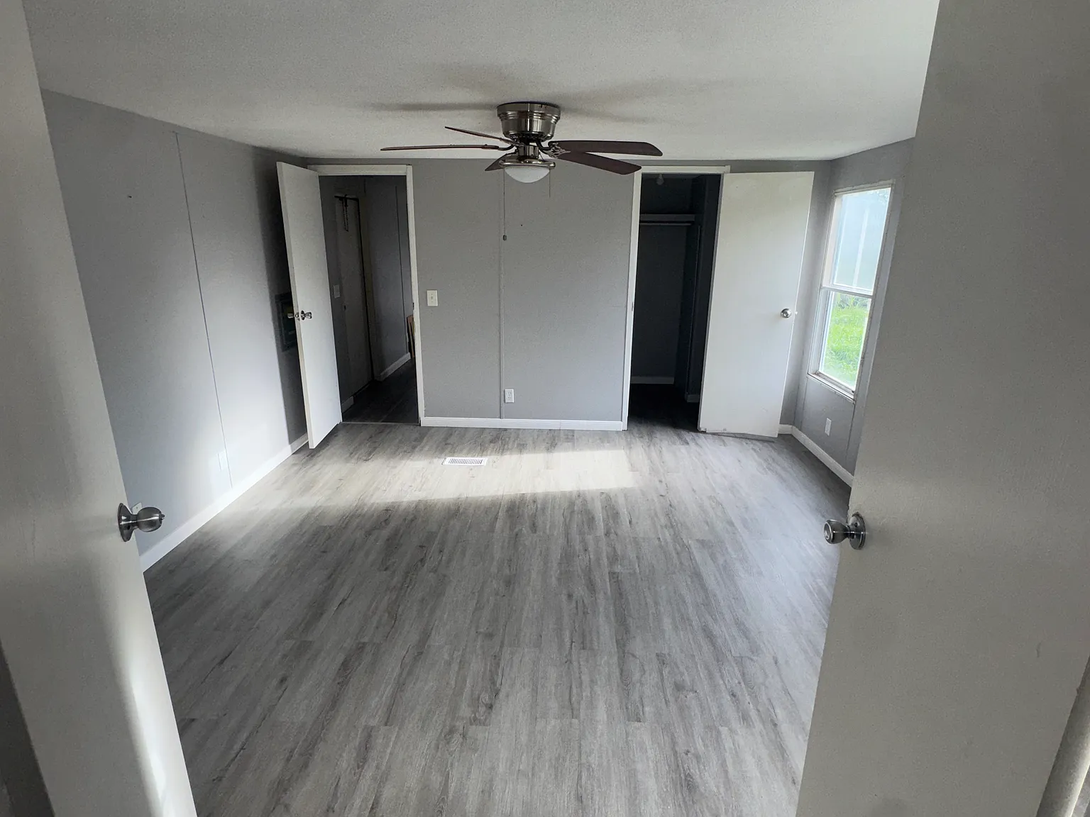 2 bed, $1,100 — Photo 3