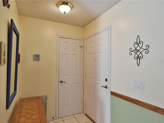 4th image of 1304 Lajolla Cir