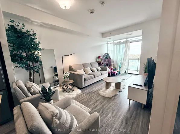 128 King St N, Waterloo, ON