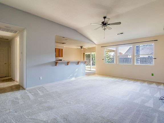 5th image of 4019 E Hillcrest Ave