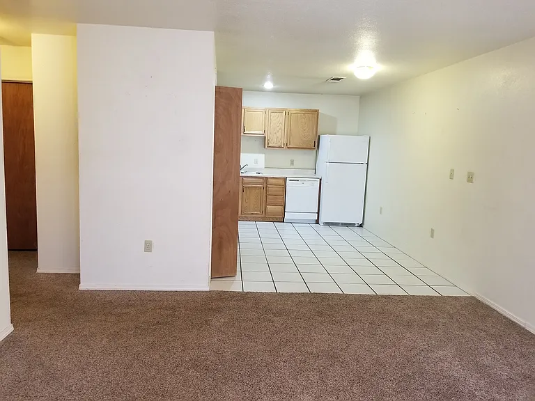 125 Townsgate Plz #B — Photo 15