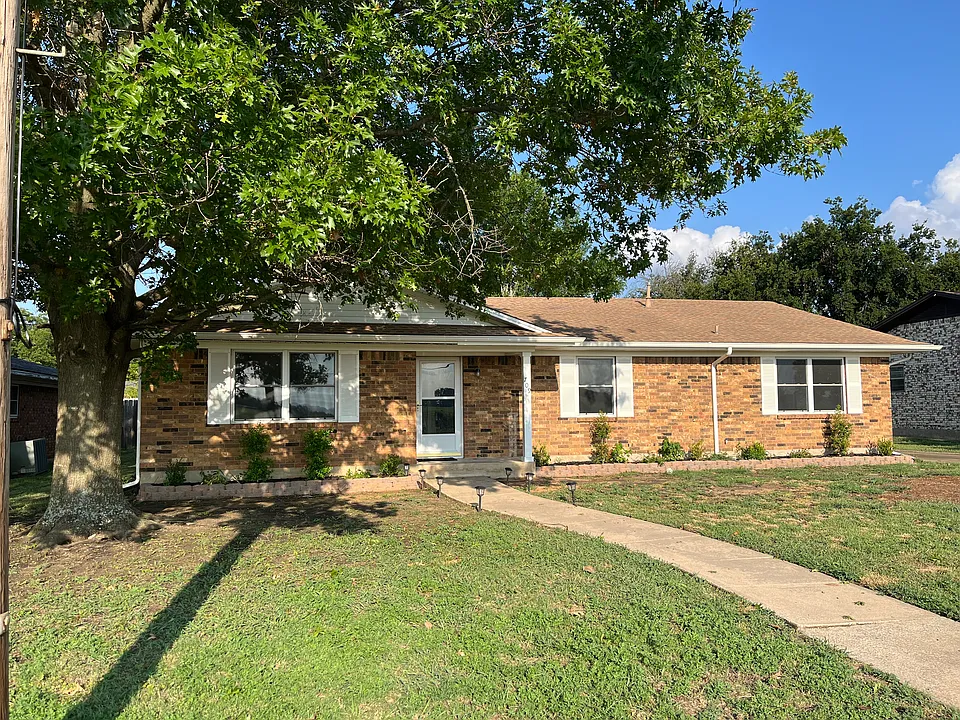 709 S Farmington Rd