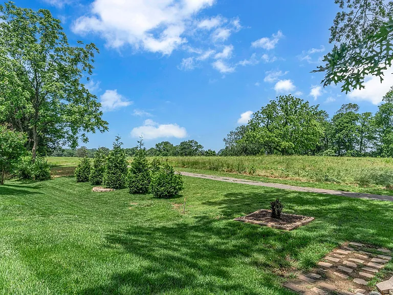 4937 Riverbank Dr — Photo 35