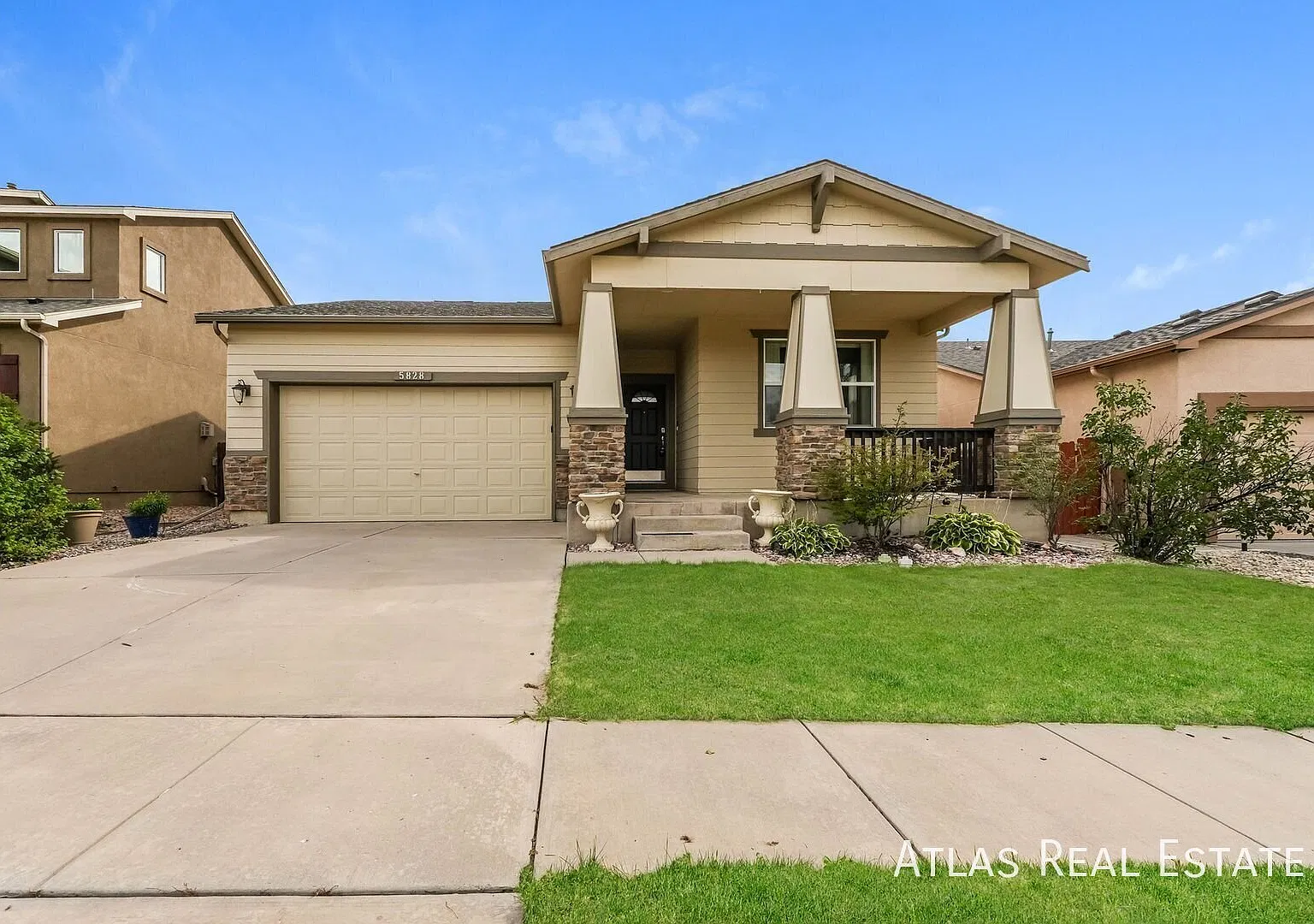 2 Weeks Free Rent Plus Free 55" Tv If Moved In By 9/15! Available Now! || Stunning 4 Bed 4 Bath W... — Photo 2