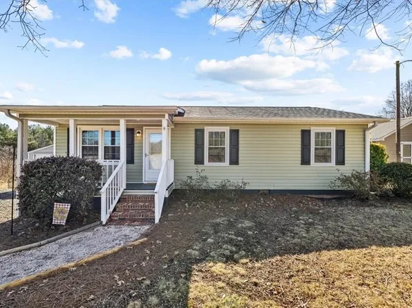 820 Old Burkhart Rd, Lexington, NC 27292