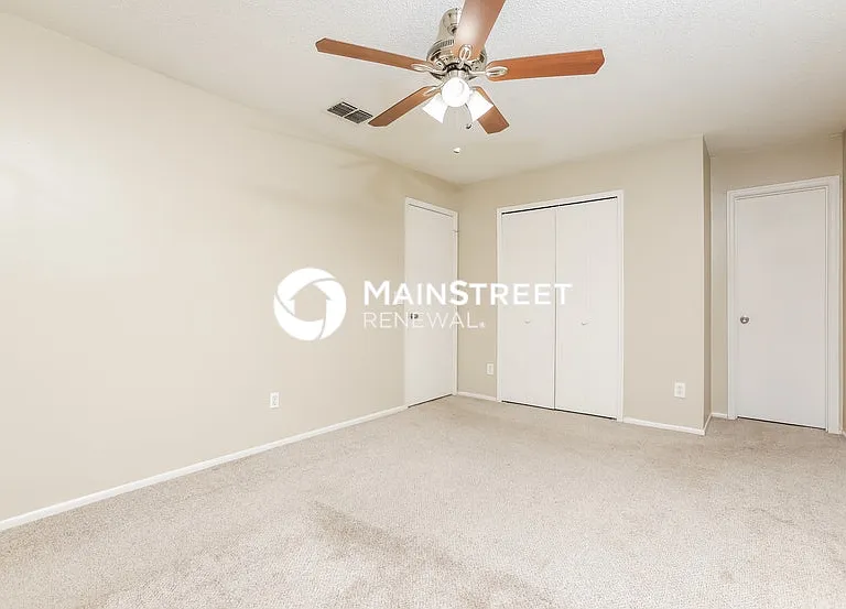1631 Callie Ct — Photo 12