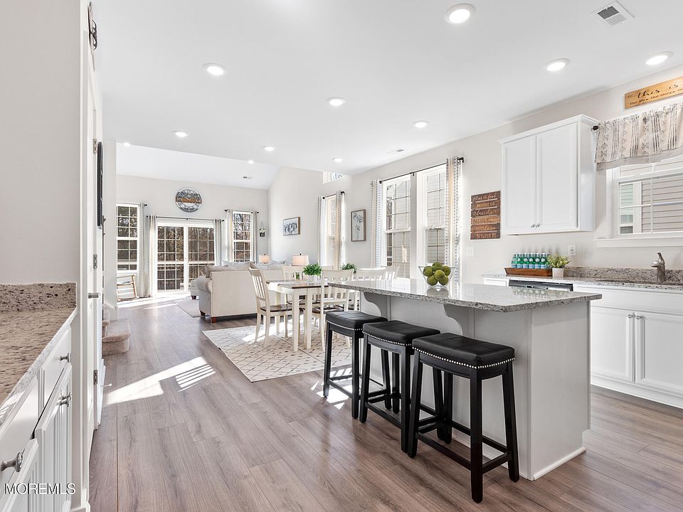 1st image of 74 Aqueduct Boulevard