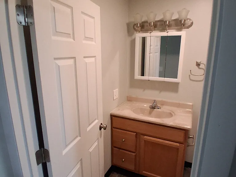 204 Grand Ave #15 — Photo 4