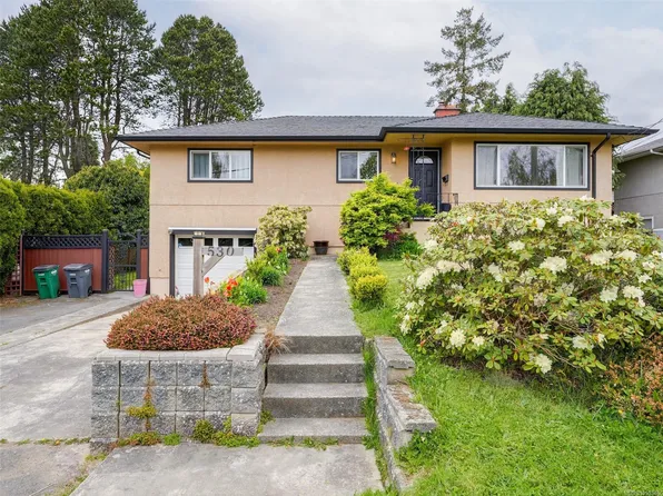 530 Dumeresq St, Saanich, BC V8Z 1X2