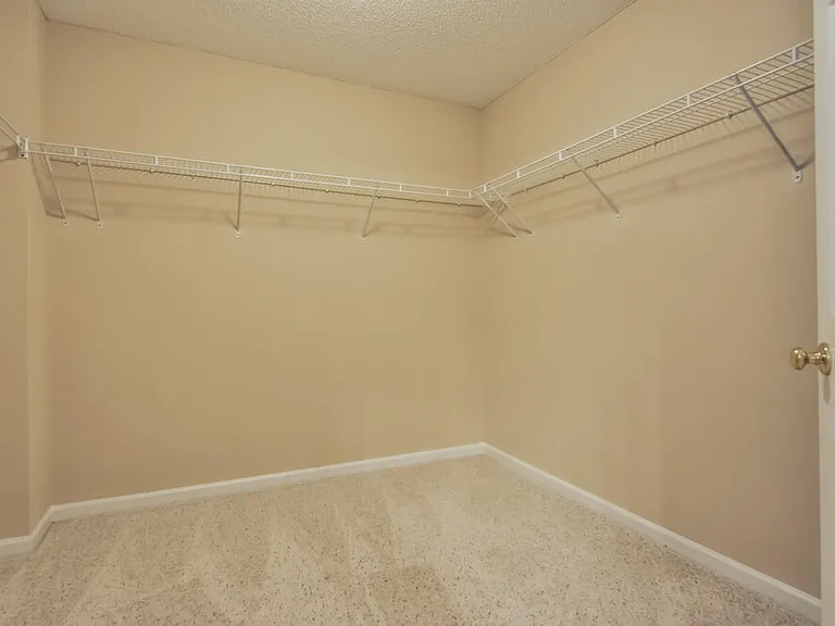 816 Stackhurst Way — Photo 12