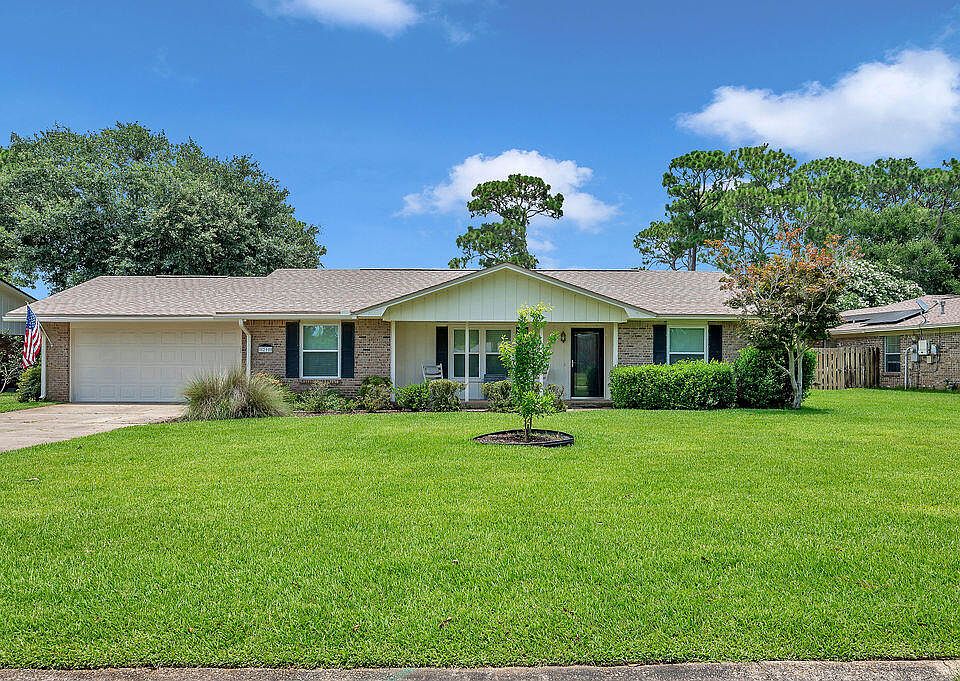 1st image of 29 Lake Lorraine Cir