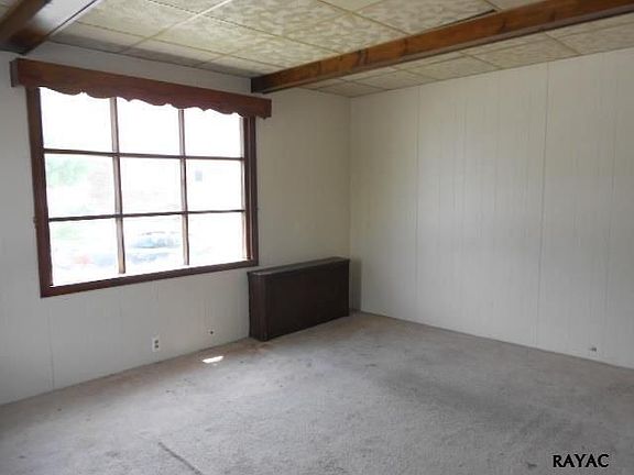 4th image of 627 North St