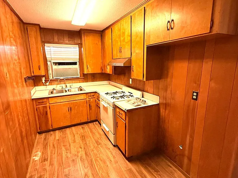 5190 Greensboro Dr — Photo 5