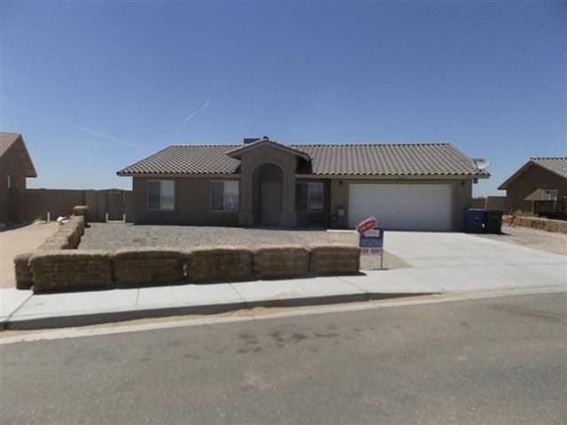 1st image of 4028 S Sunflower Dr
