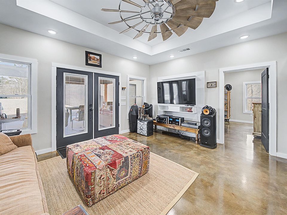 7th image of this home