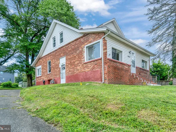 6437 Holyoke Dr, Annandale, VA 22003