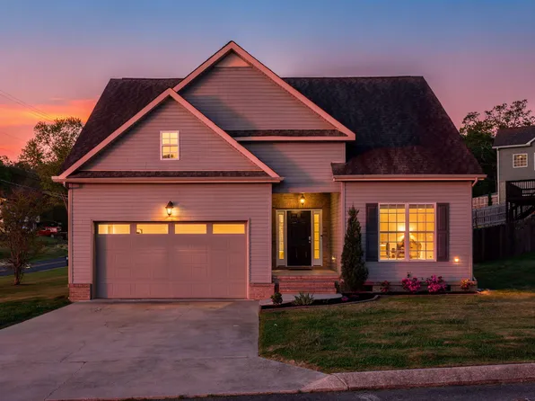 574 Titanium Dr, Hixson, TN 37343