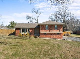 1008 Southwind Dr, Excelsior Springs, MO 64024