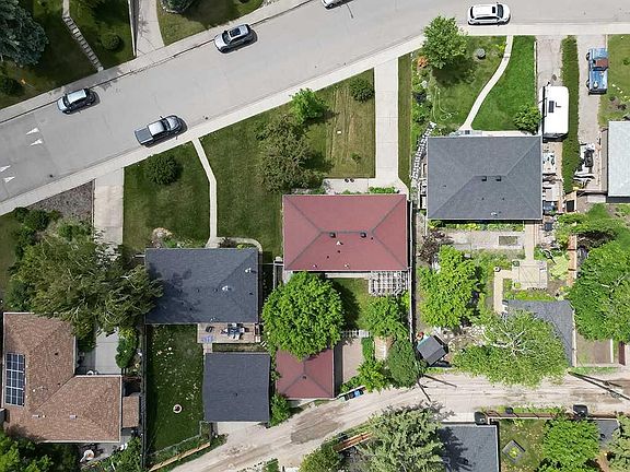 4th image of 1916 W Grand Oaks Dr SW