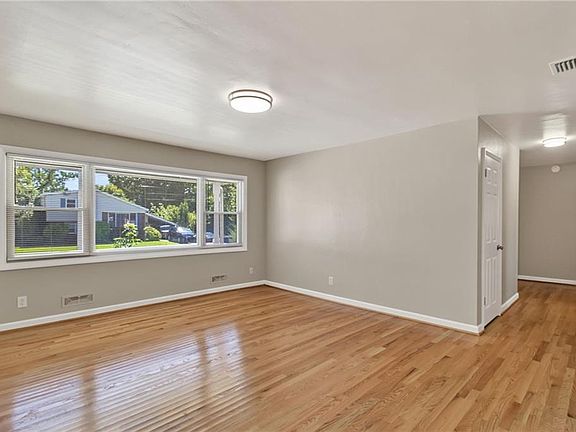 4th image of 2410 Jasper Ct