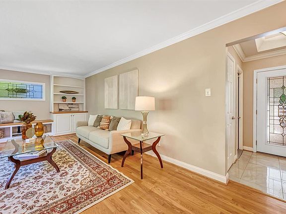 5th image of 75 Wildwood Ln