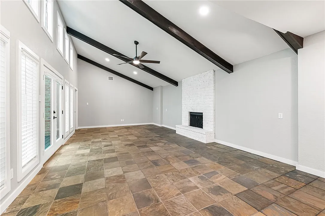 4 bed, 2.0 bath, 2181 sqft, $2,550 — Photo 4