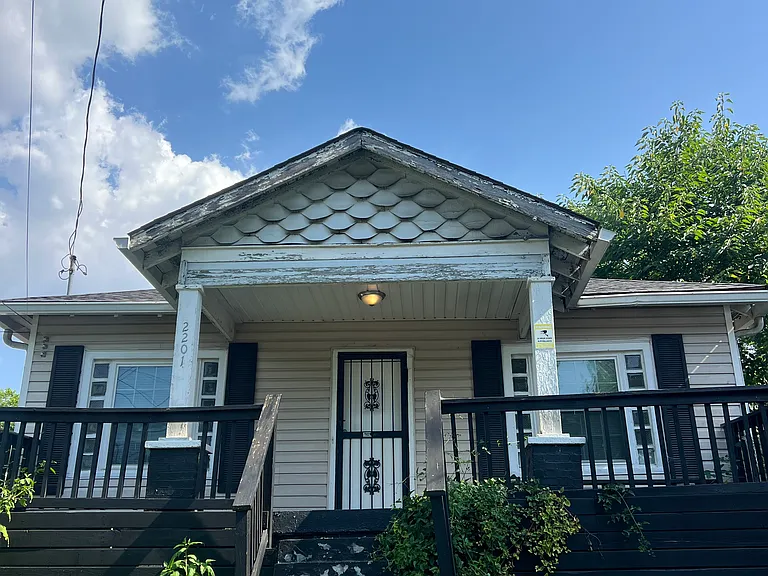 2201 Morena St — Photo 1
