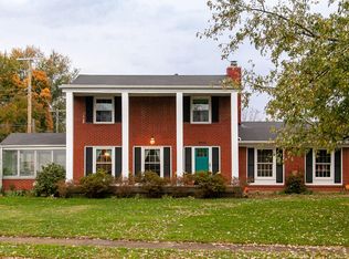 9300 Walhampton Dr, Rolling Hills, KY 40242