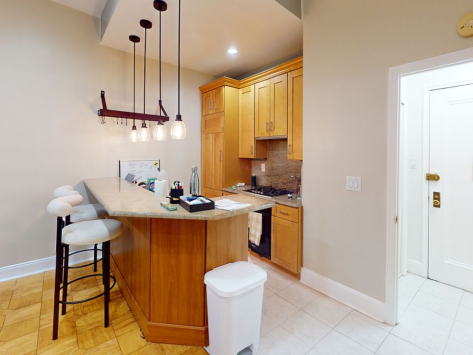 1st image of 625 W End Ave APT 2B