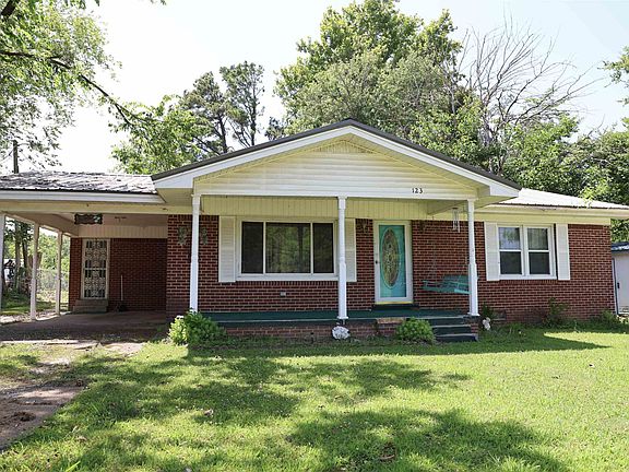 4th image of 123 N Magnolia St
