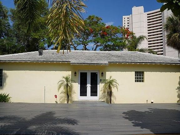 5th image of 5215 N Flagler Dr