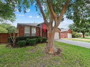 315 Londonderry Ln, Mansfield, TX 76063