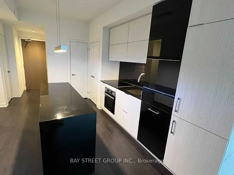 20 Richardson St E #1302 — Photo 3