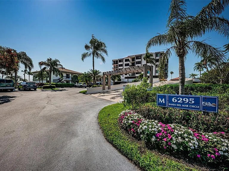 6295 Bahia Del Mar Cir #405 — Photo 24