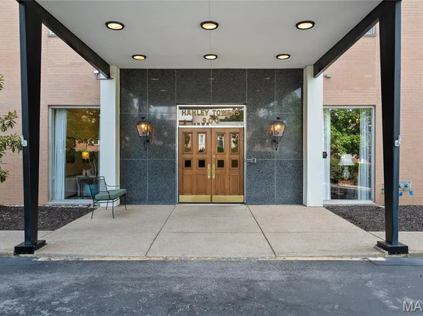 900 S Hanley Rd APT 6E, Saint Louis, MO 63105