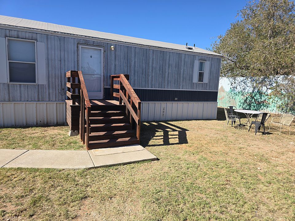 1st image of 500 Carolyn Dr