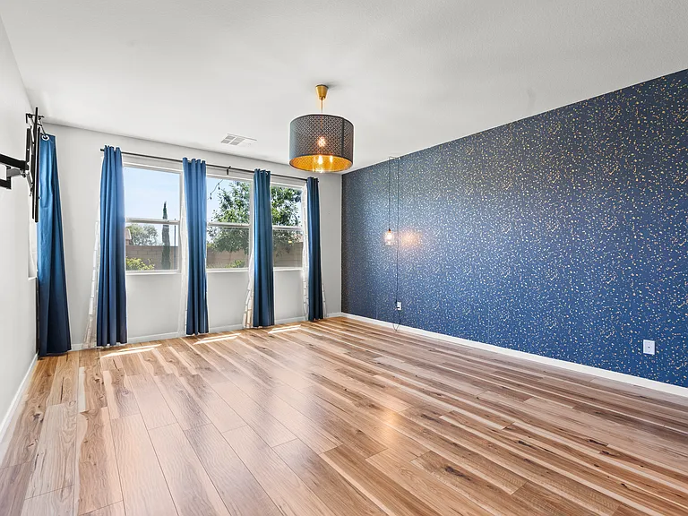 8370 Charleston Peak St — Photo 15