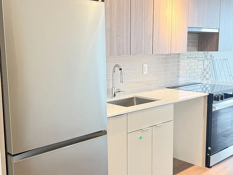 2075 Lakeshore Rd #1011 — Photo 9
