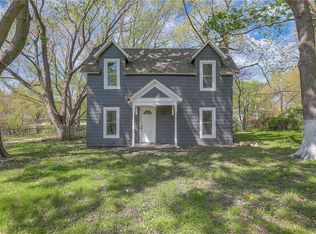 216 W 4th St, Peculiar, MO 64078