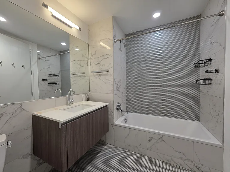 160 1st St #314 — Photo 25