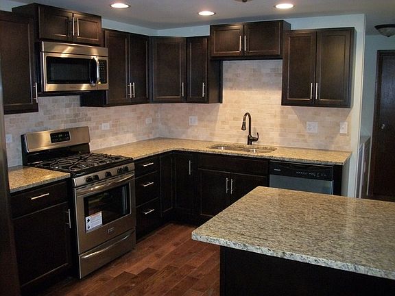 3rd image of 1007 S Fairlane Dr