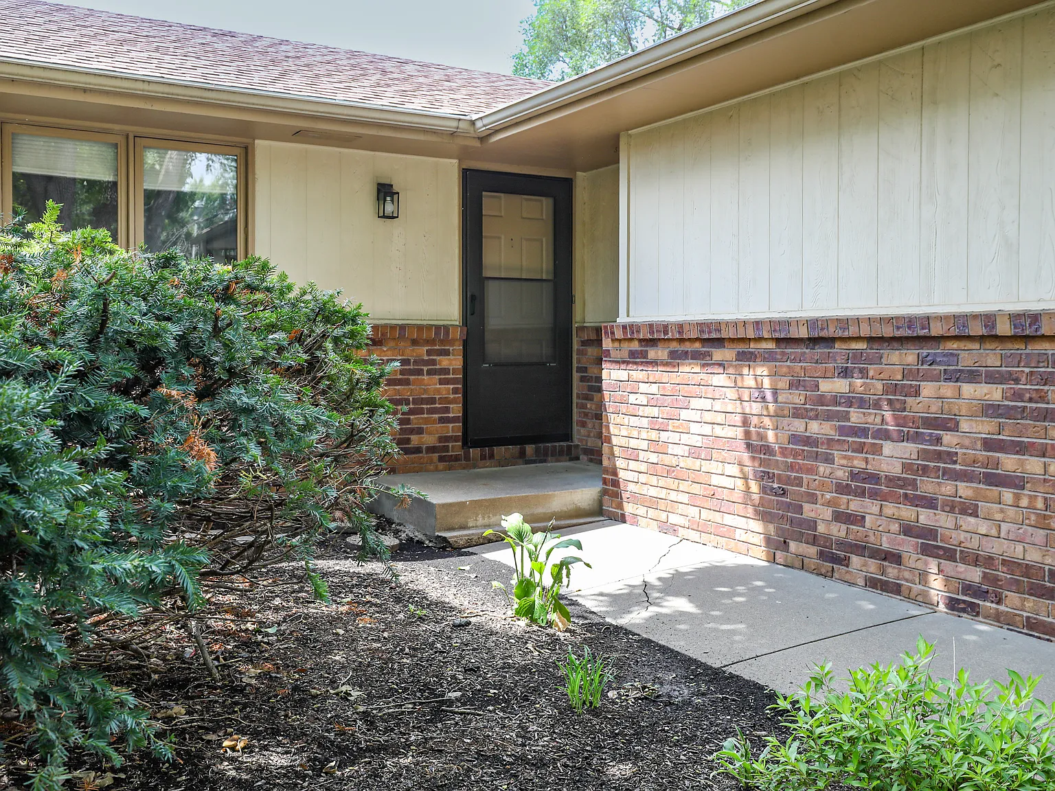 2 bed, 1300 sqft, $1,350 — Photo 3
