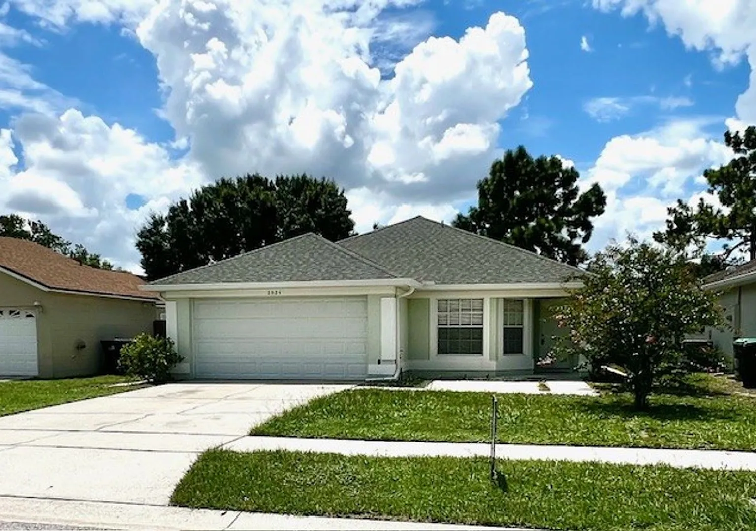 Welcome Home! Updated Flooring & Fresh Interior Paint! Move In October! Beautiful 3x2 With Attach... — Photo 2