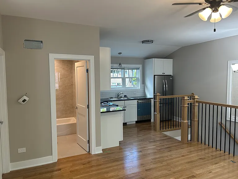 2128 W Leland Ave #3 — Photo 5
