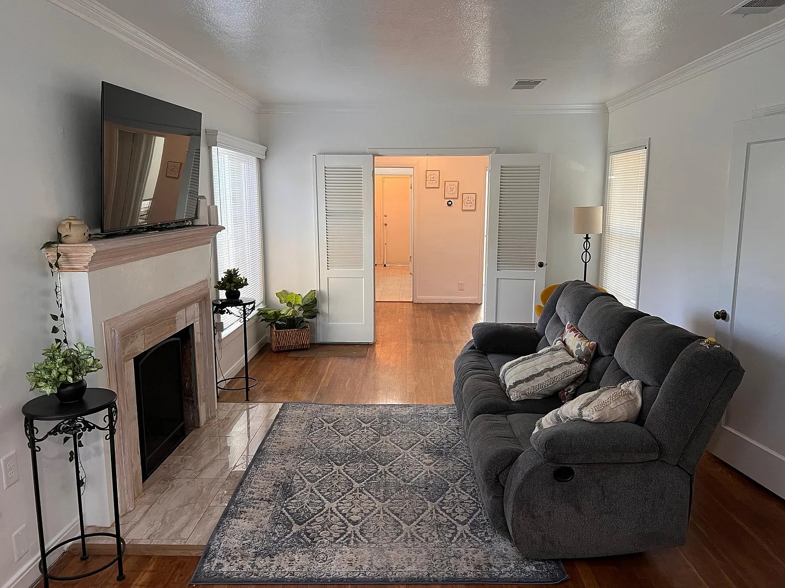 1 bed, 833 sqft, $1,675 — Photo 1