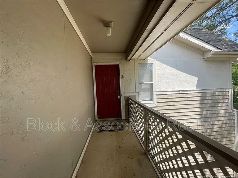 1000 Wood Creek Dr #9 — Photo 9