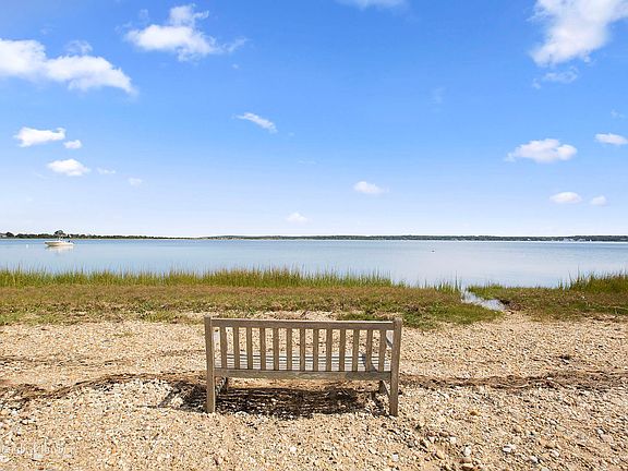 3rd image of 40 Three Mile Harbor Dr