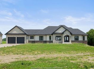418 County Road 34, Kingsville, ON N0P2G0