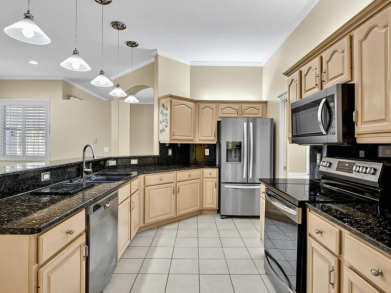 20 Woodford Ln — Photo 34