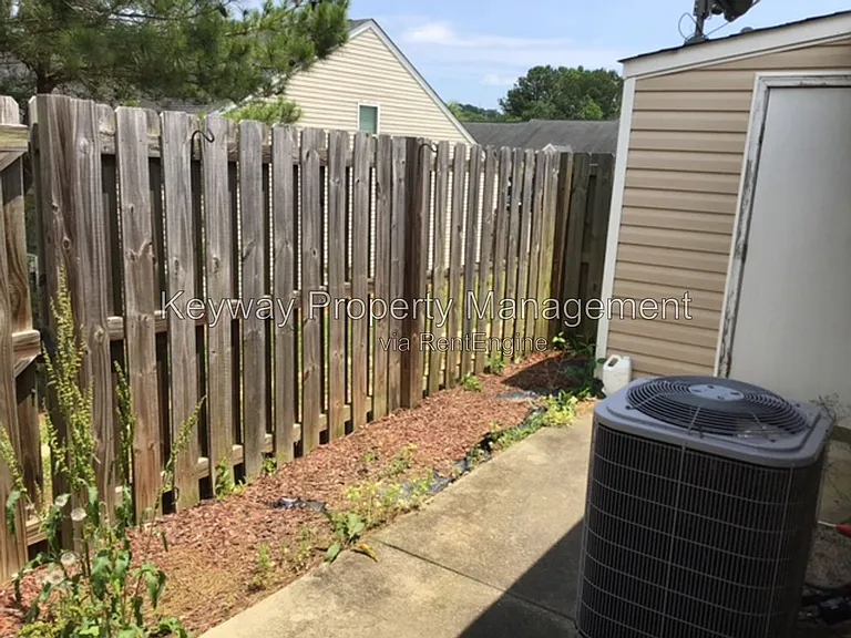 306 Brock Ln — Photo 11